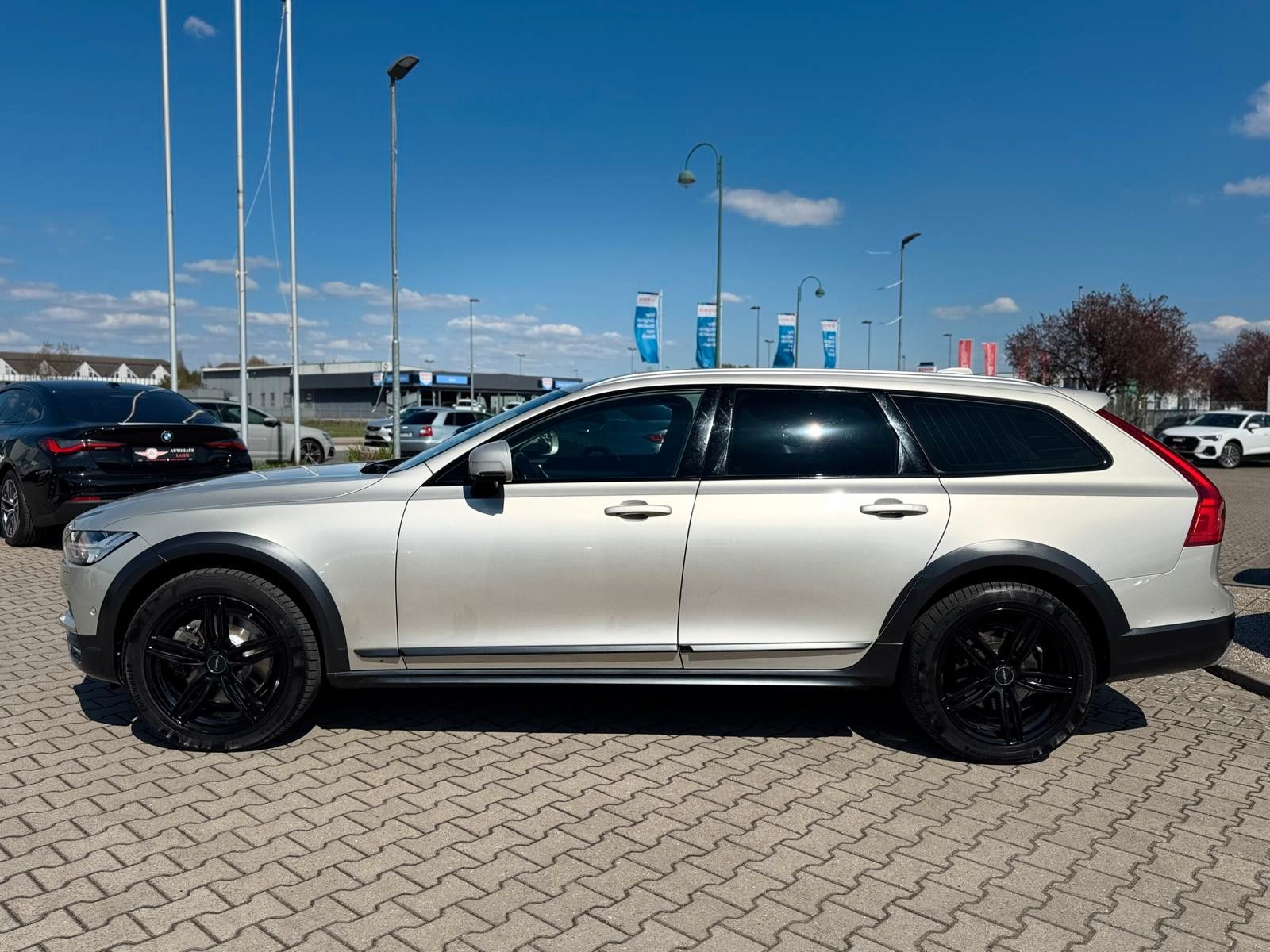 Volvo V90 2.0 D4 4WD"Cross Country"KEYLESS*AHK*KAMERA* foto 9