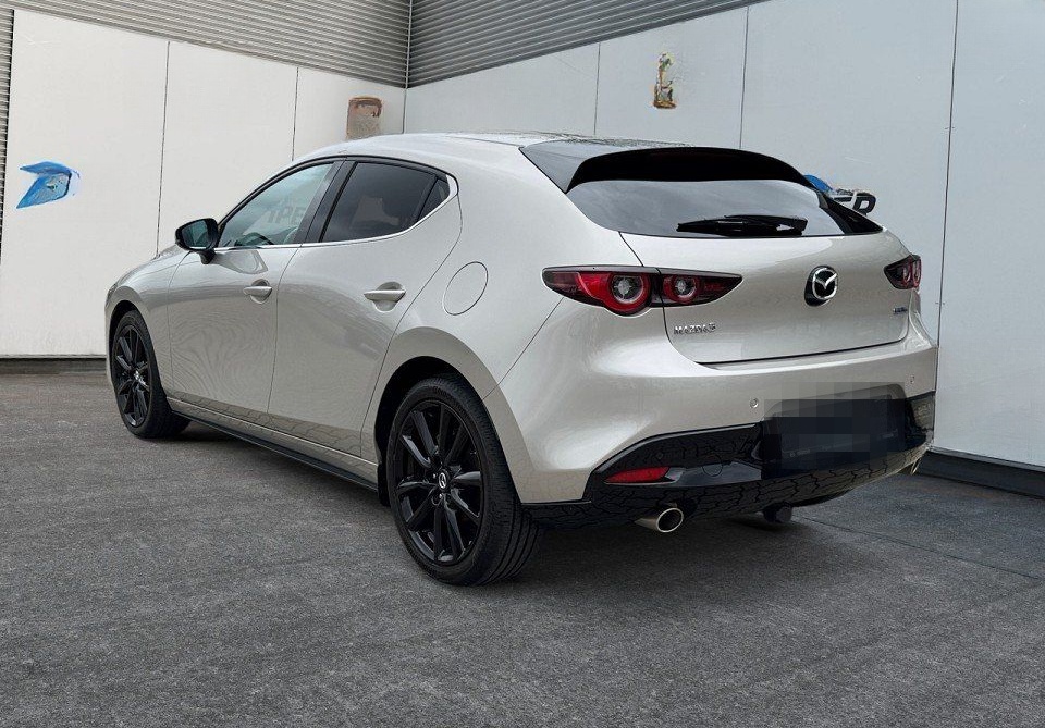 Mazda 3 SKYACTIV-G 2.0 150PS M Hybrid 6GS AL-HOMURA PR foto 3
