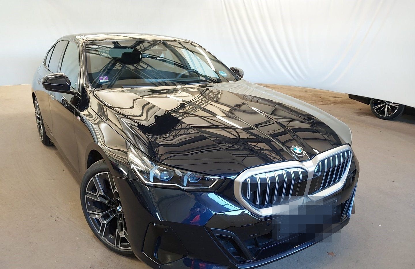BMW 520d M Sport Lim Adp.LED 360° DrivAssProf AHK foto 2