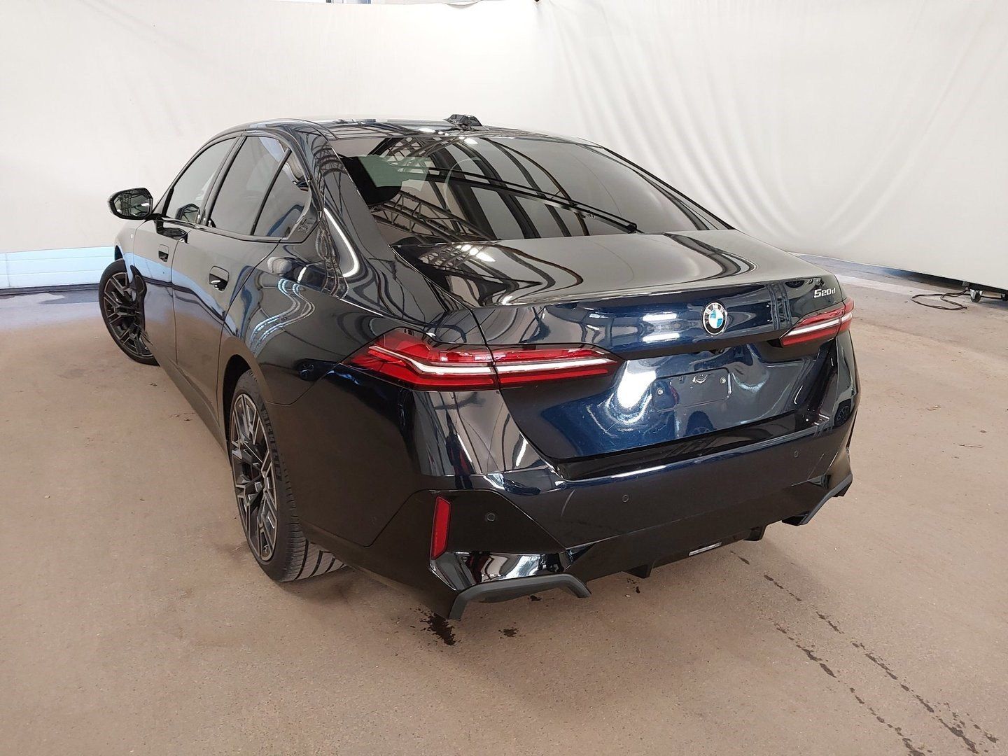 BMW 520d M Sport Lim Adp.LED 360° DrivAssProf AHK foto 3