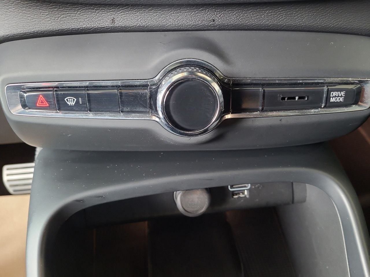 Volvo XC 40 R Design 2WD Bluetooth Navi LED Vollleder foto 17