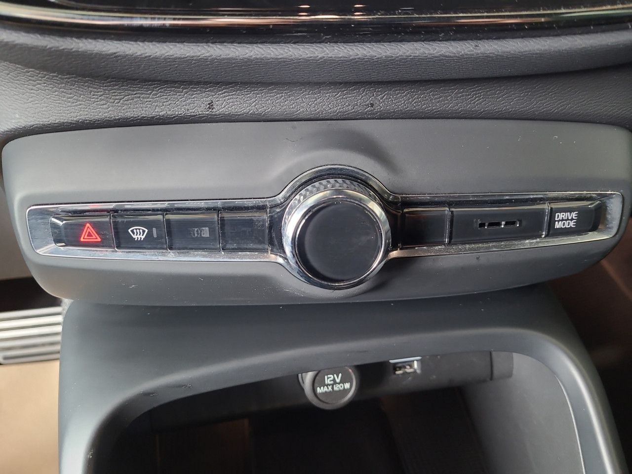 Volvo XC 40 R Design 2WD Bluetooth Navi LED Vollleder foto 18