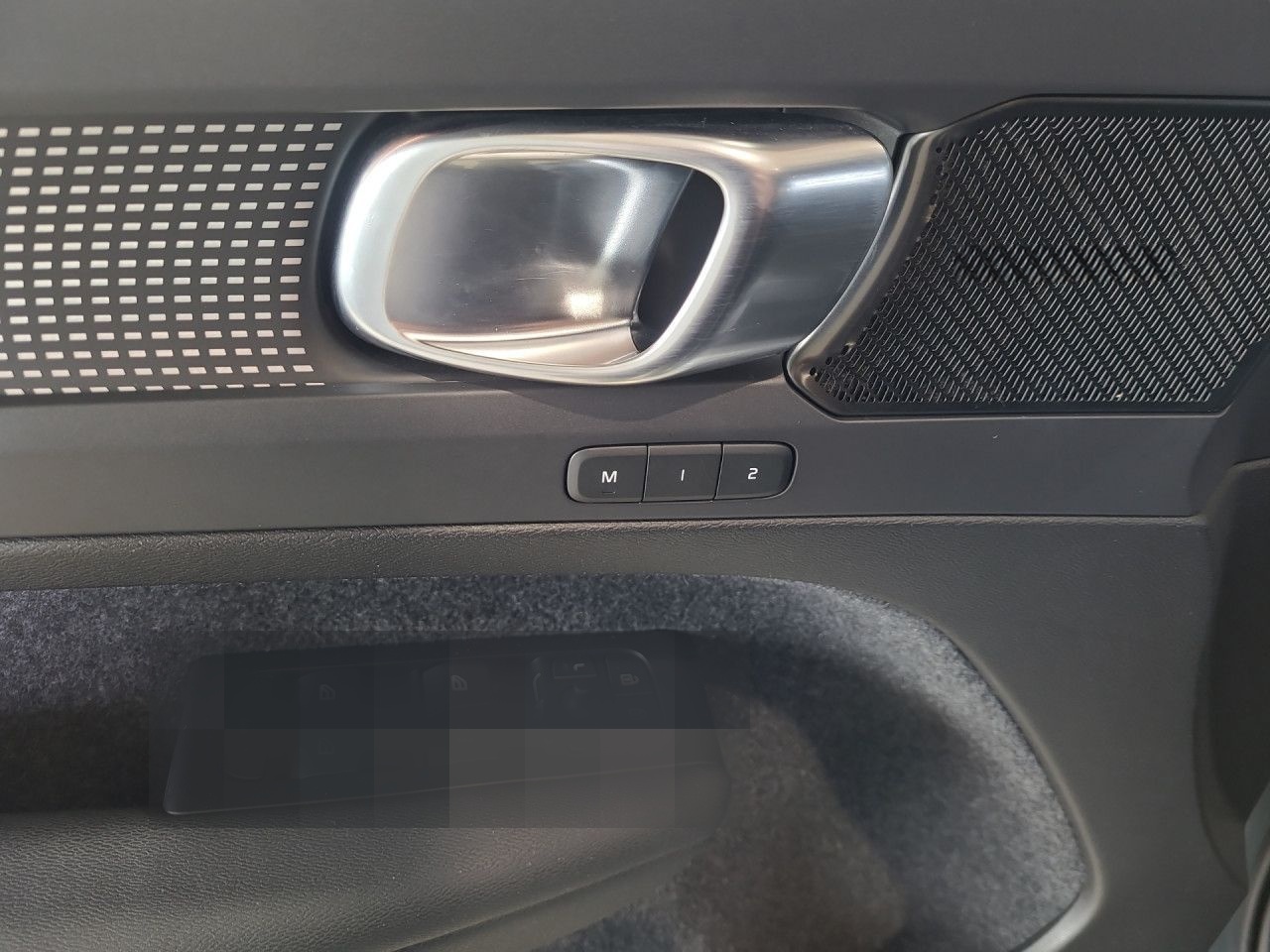 Volvo XC 40 R Design 2WD Bluetooth Navi LED Vollleder foto 6