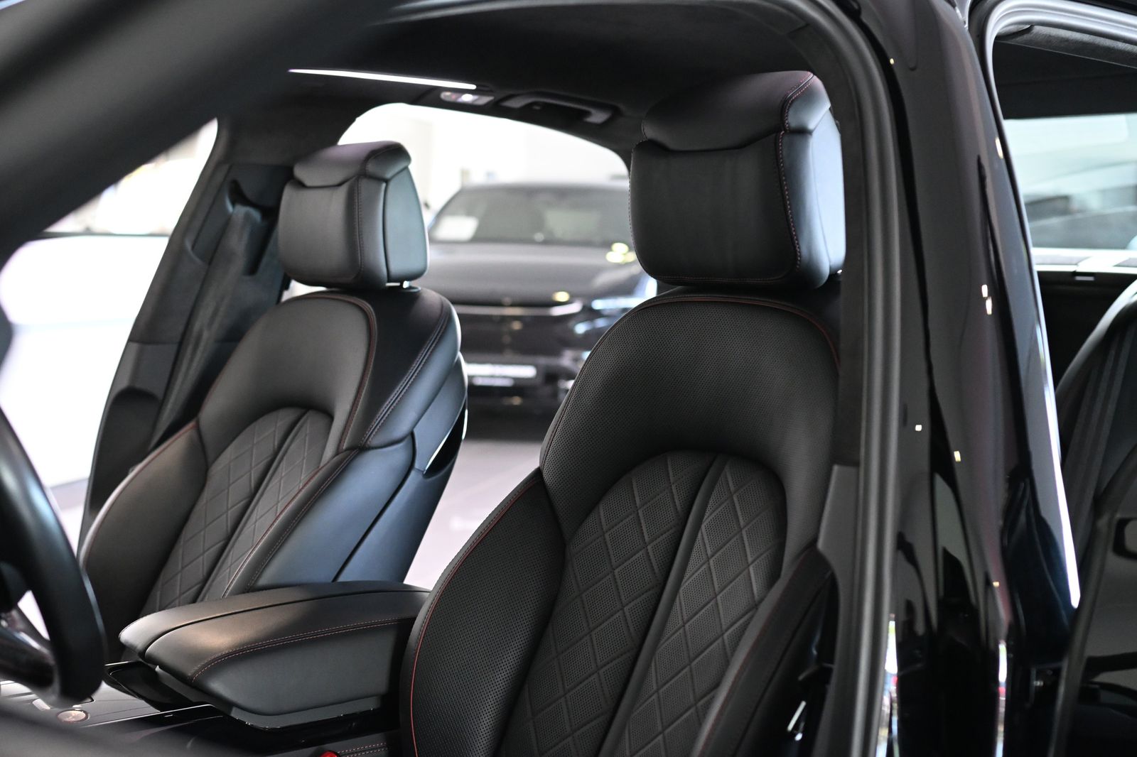 Audi S8 4.0 TFSI quattro plus Sportabgasanlage 19" foto 16