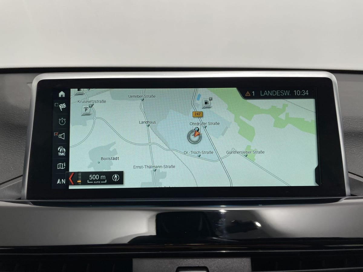 BMW X1 sDrive20i Sport Line NAVI AHK HUD LED Komfort foto 17