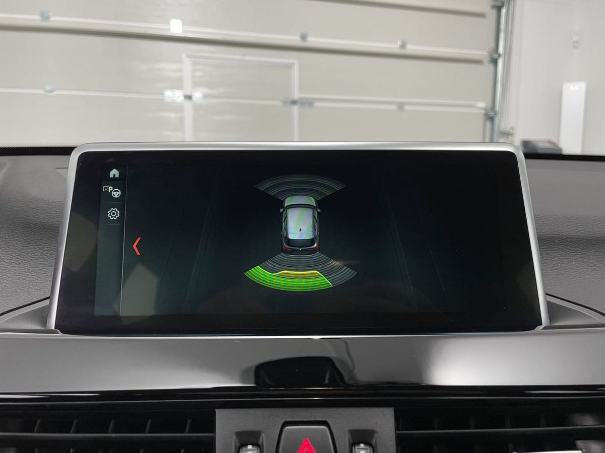 BMW X1 sDrive20i Sport Line NAVI AHK HUD LED Komfort foto 18