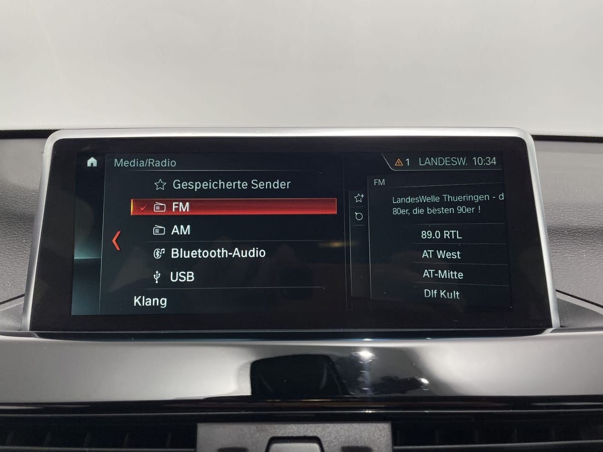 BMW X1 sDrive20i Sport Line NAVI AHK HUD LED Komfort foto 19