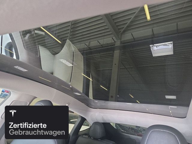 Tesla Model Y Rear-Wheel Drive foto 18