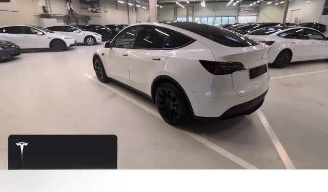 Tesla Model Y Long Range AWD foto 16