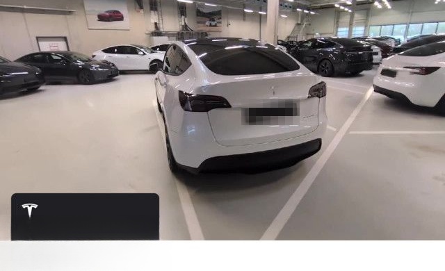 Tesla Model Y Long Range AWD foto 17