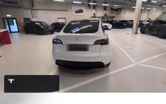 Tesla Model Y Long Range AWD foto 18