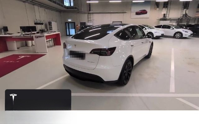 Tesla Model Y Long Range AWD foto 19