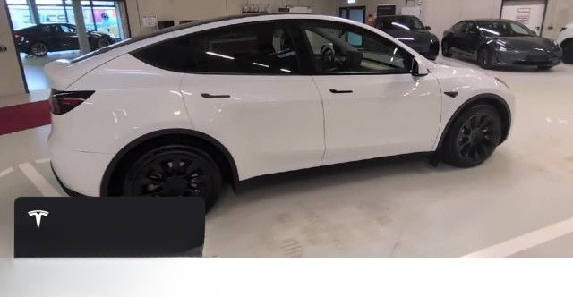 Tesla Model Y Long Range AWD foto 21