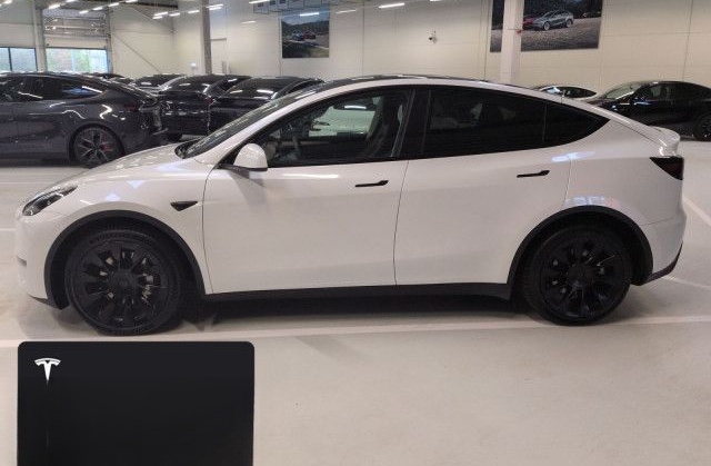Tesla Model Y Long Range AWD foto 24