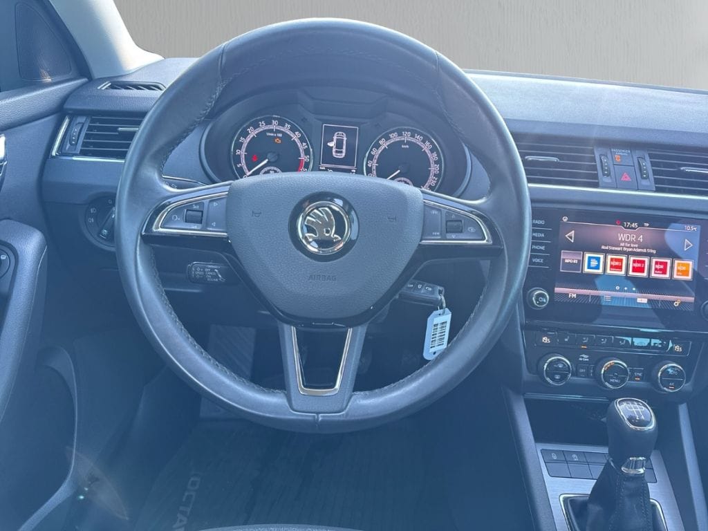 Skoda Octavia 1.6 TDI PDC SHZ Temp ACC Klima LED AHK foto 11