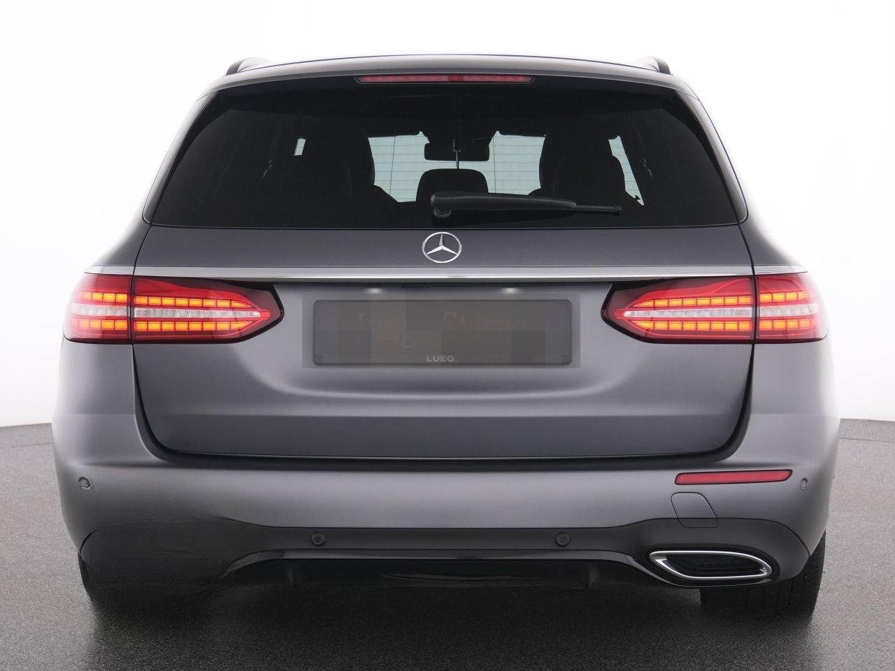 Mercedes-Benz E 200 T AMG+MBUXHighEnd+Pano+Burm+MBeam+AHK+360° foto 16