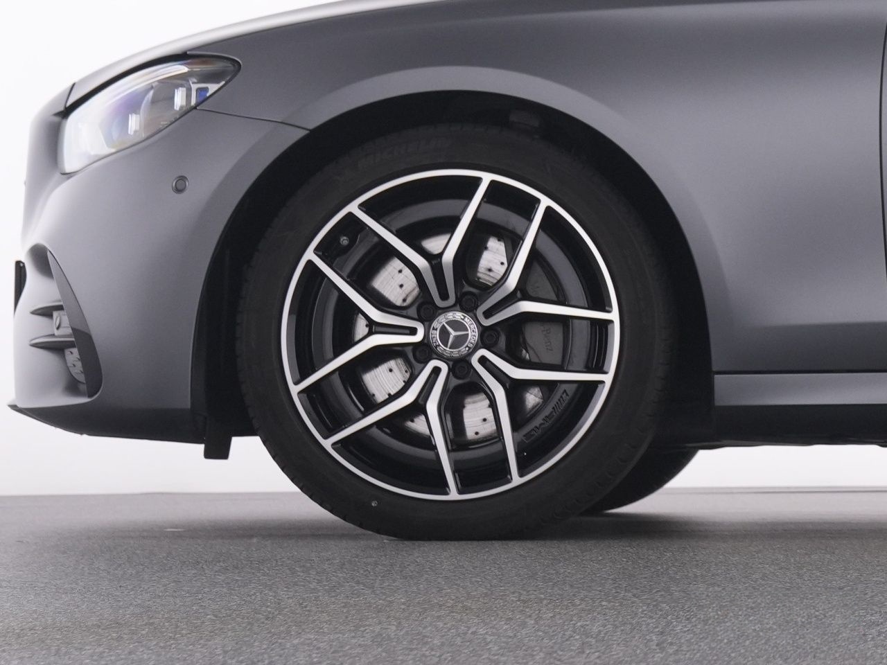 Mercedes-Benz E 200 T AMG+MBUXHighEnd+Pano+Burm+MBeam+AHK+360° foto 20