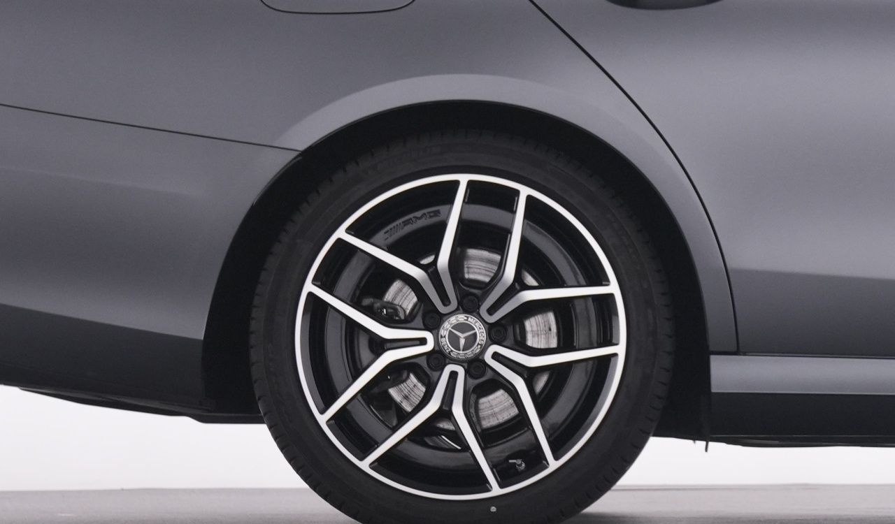 Mercedes-Benz E 200 T AMG+MBUXHighEnd+Pano+Burm+MBeam+AHK+360° foto 23