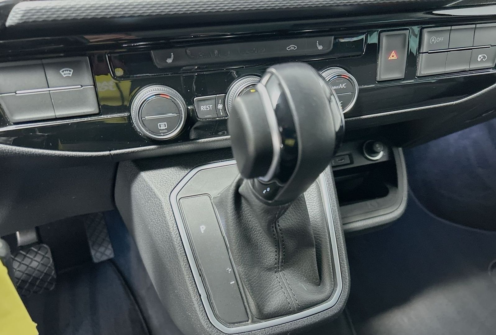 Volkswagen T6.1 Multivan 2.0 TDI DSG Generation Six foto 19