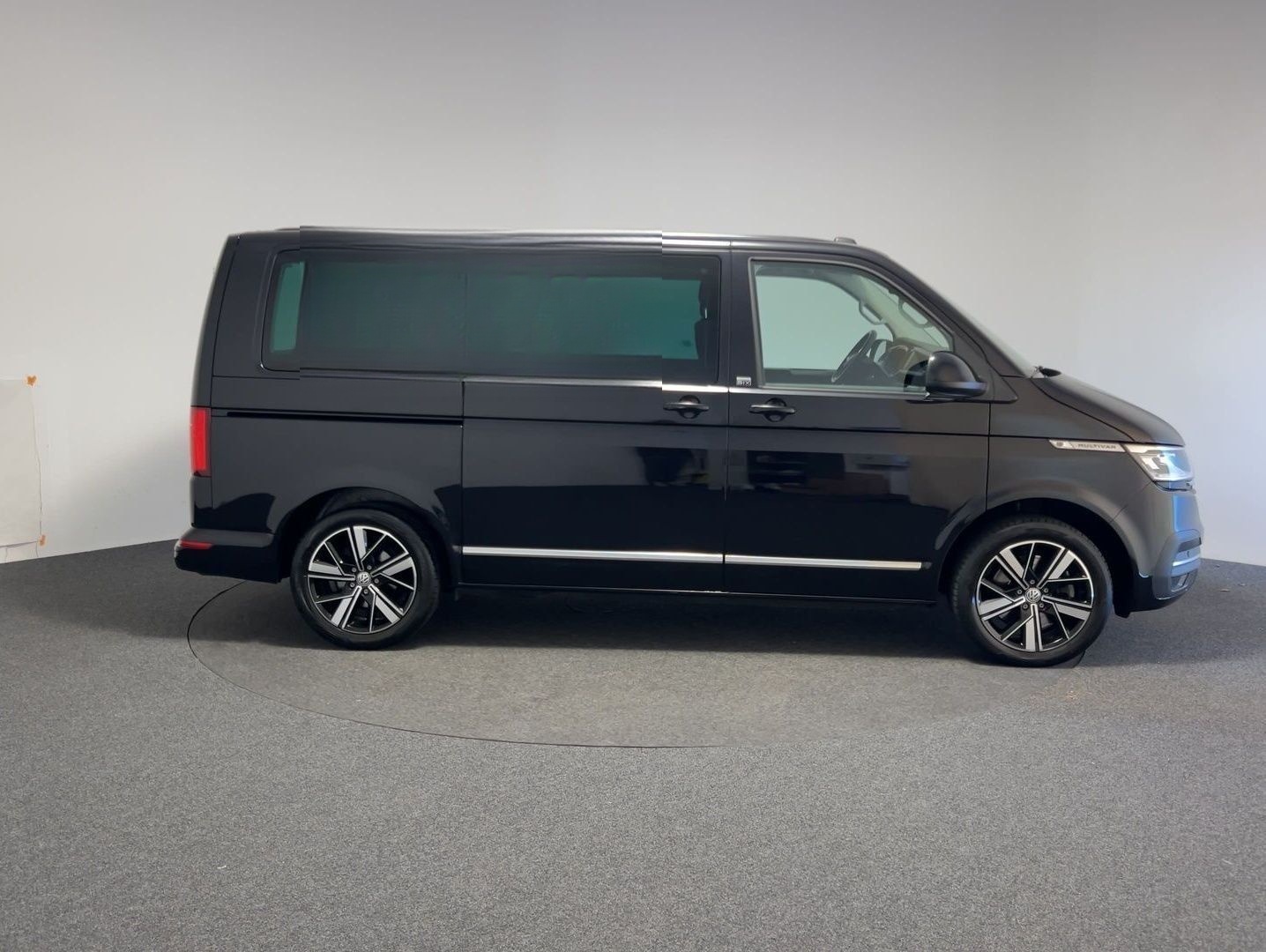 Volkswagen T6.1 Multivan 2.0 TDI DSG Generation Six foto 3