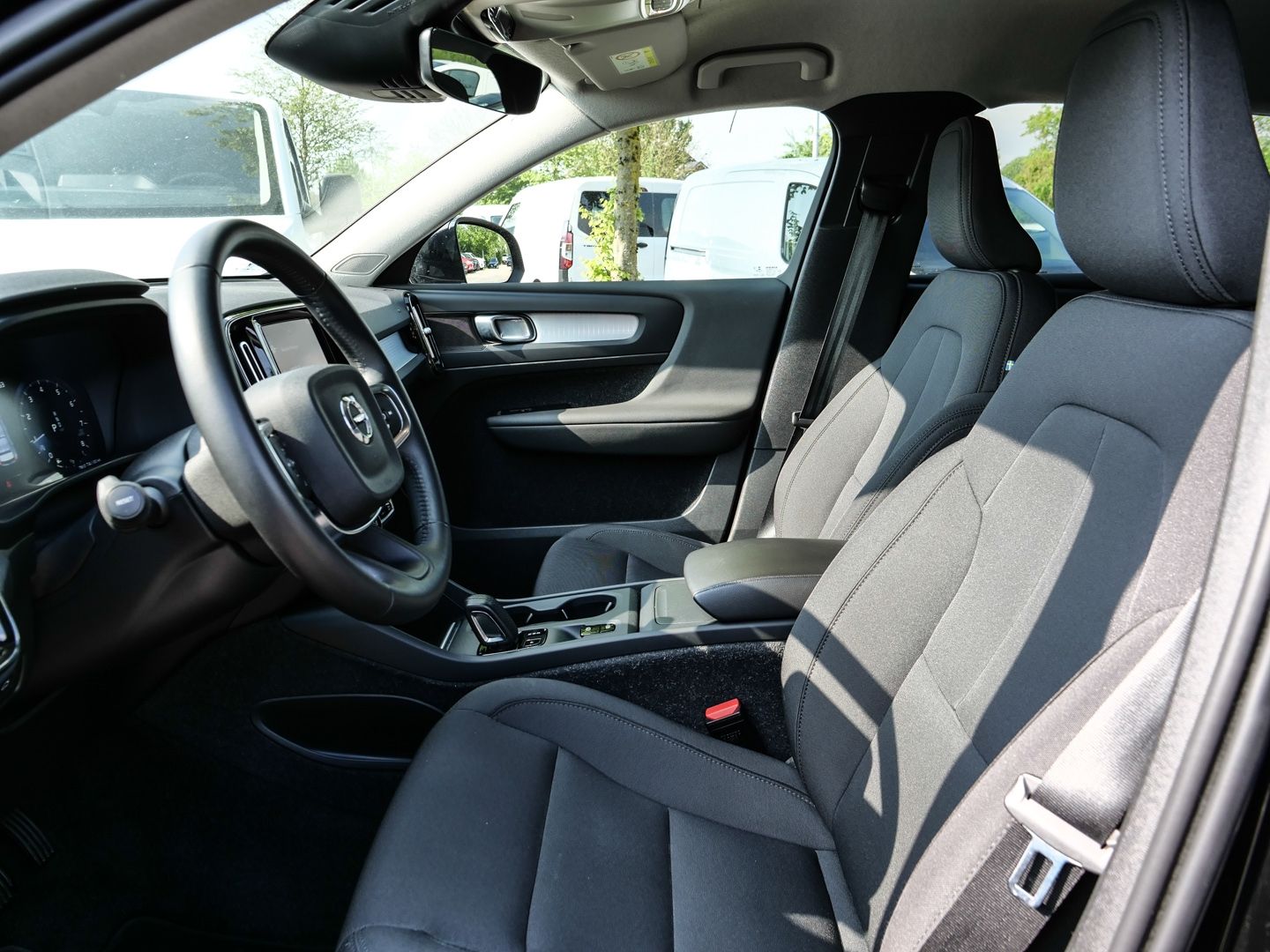 Volvo XC40 Momentum Pro 2WD T3 EU6d Navi Digitales Coc foto 6