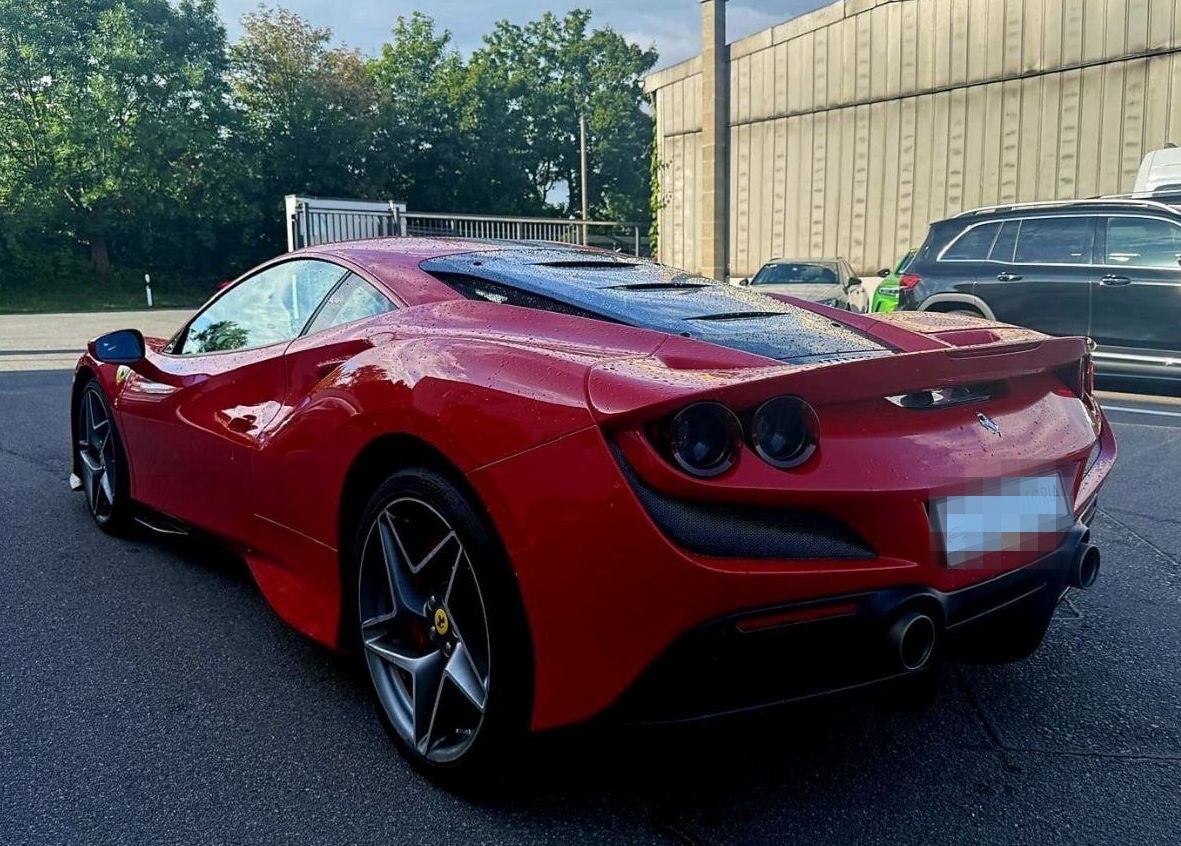 Ferrari F8 Tributo Coupé DCT foto 2