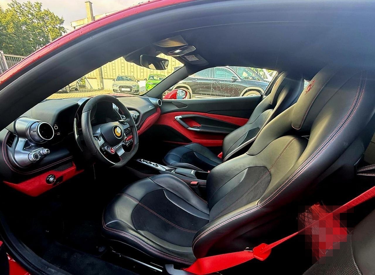 Ferrari F8 Tributo Coupé DCT foto 19