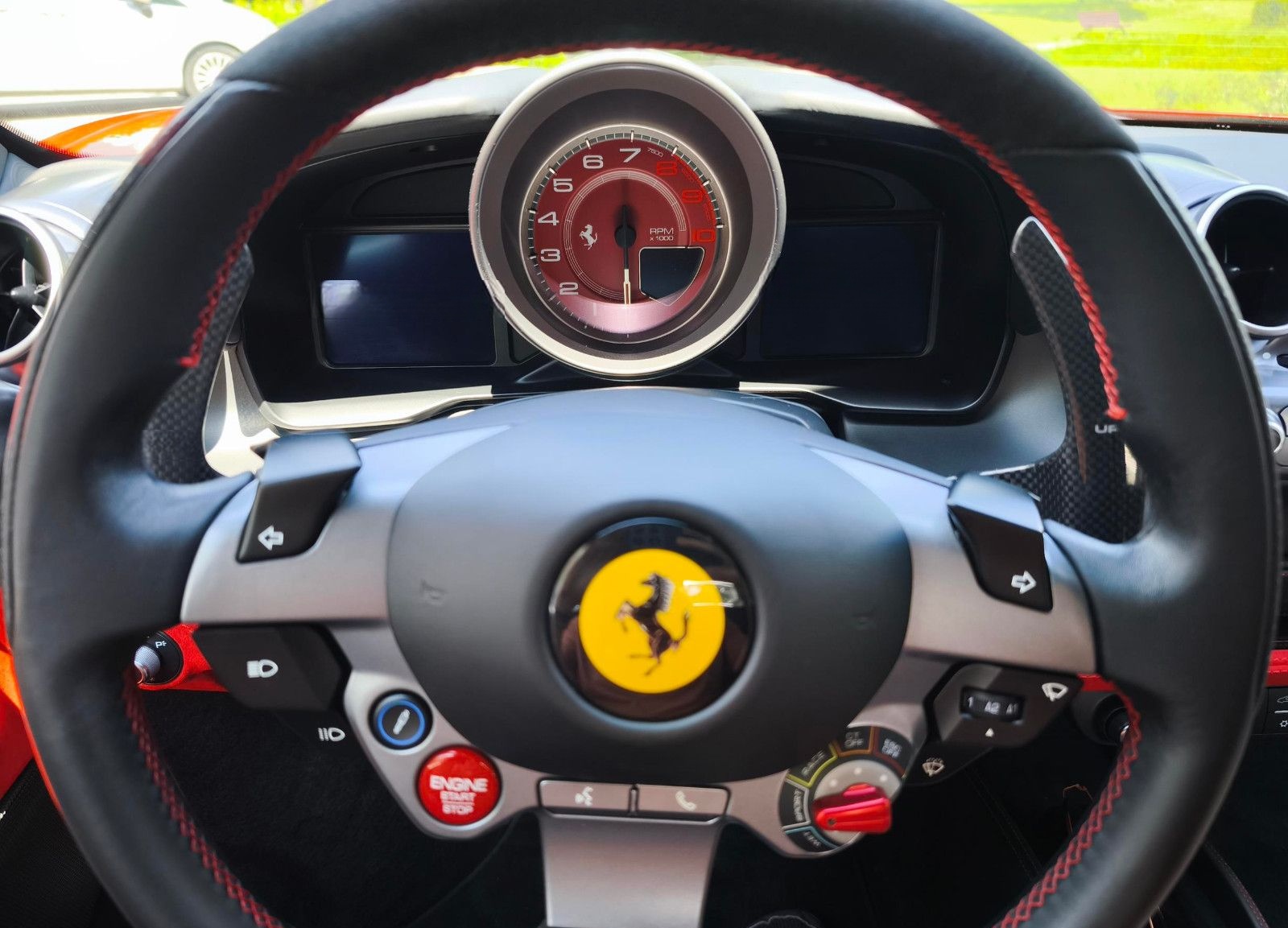 Ferrari F8 Tributo Coupé DCT foto 10