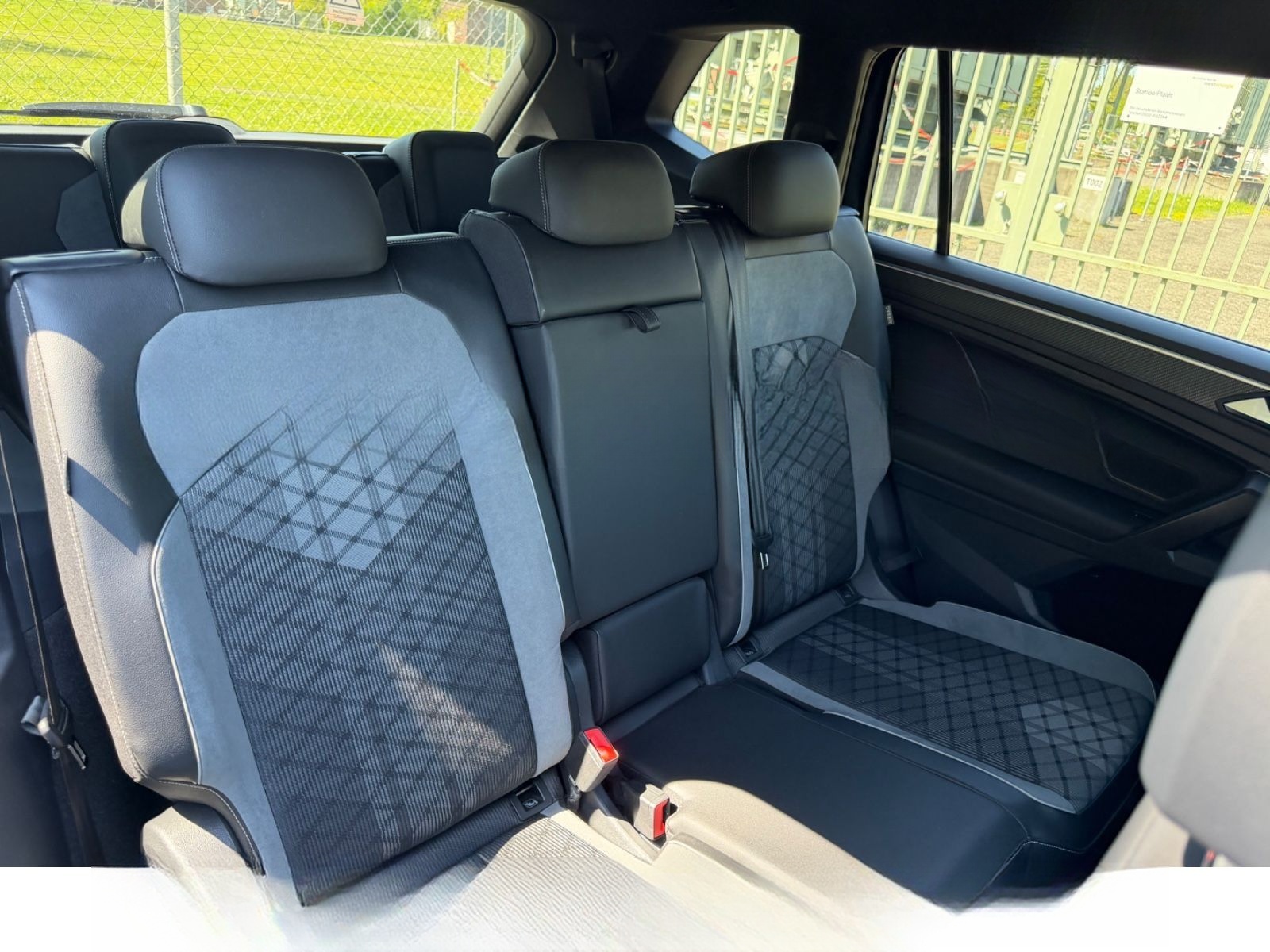 Volkswagen Tiguan Allspace R-Line 4Motion 7-SITZER-MATRIX foto 15