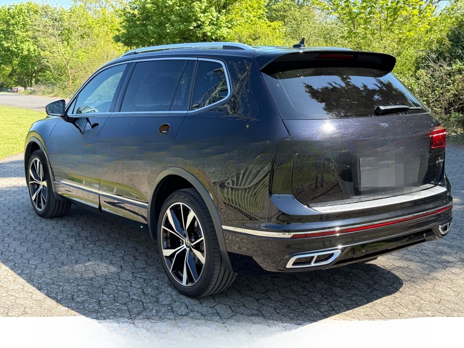 Volkswagen Tiguan Allspace R-Line 4Motion 7-SITZER-MATRIX foto 4