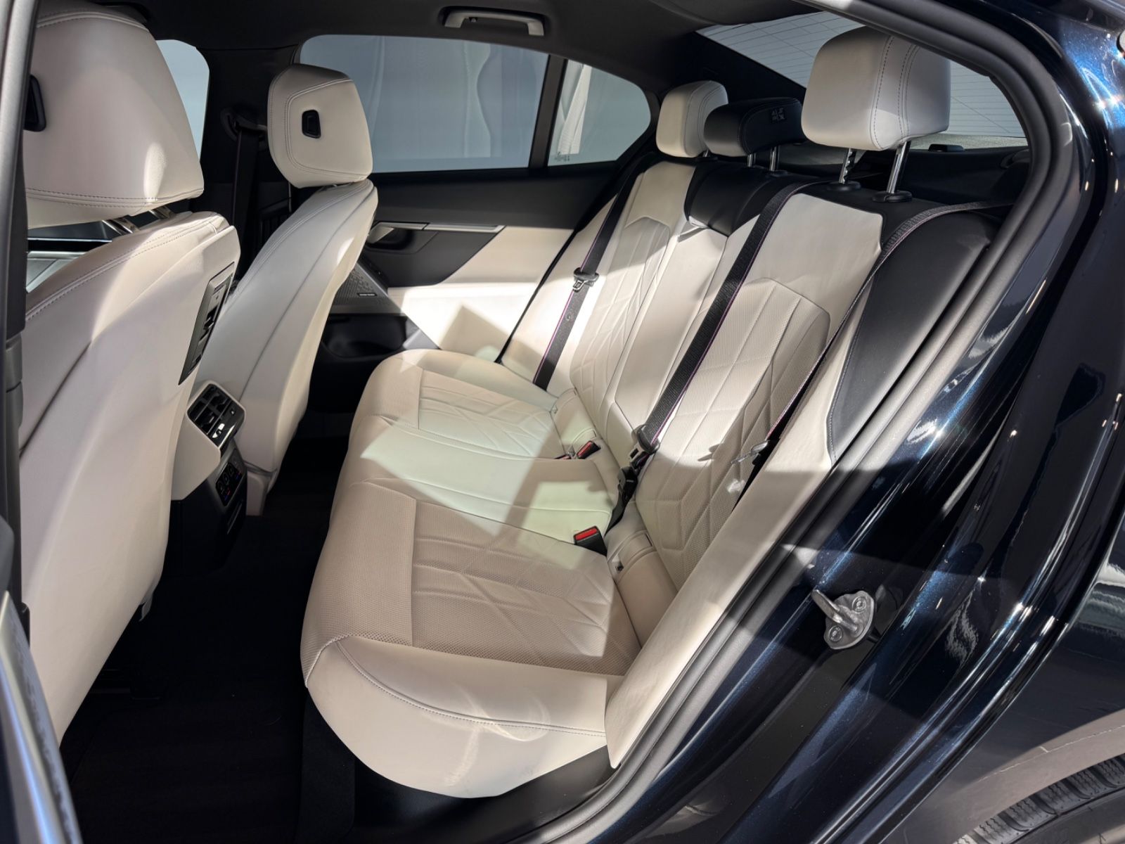 BMW 520d Limousine *M-Sport-PRO/PANO/H&K/ACC/HUD/DE* foto 19