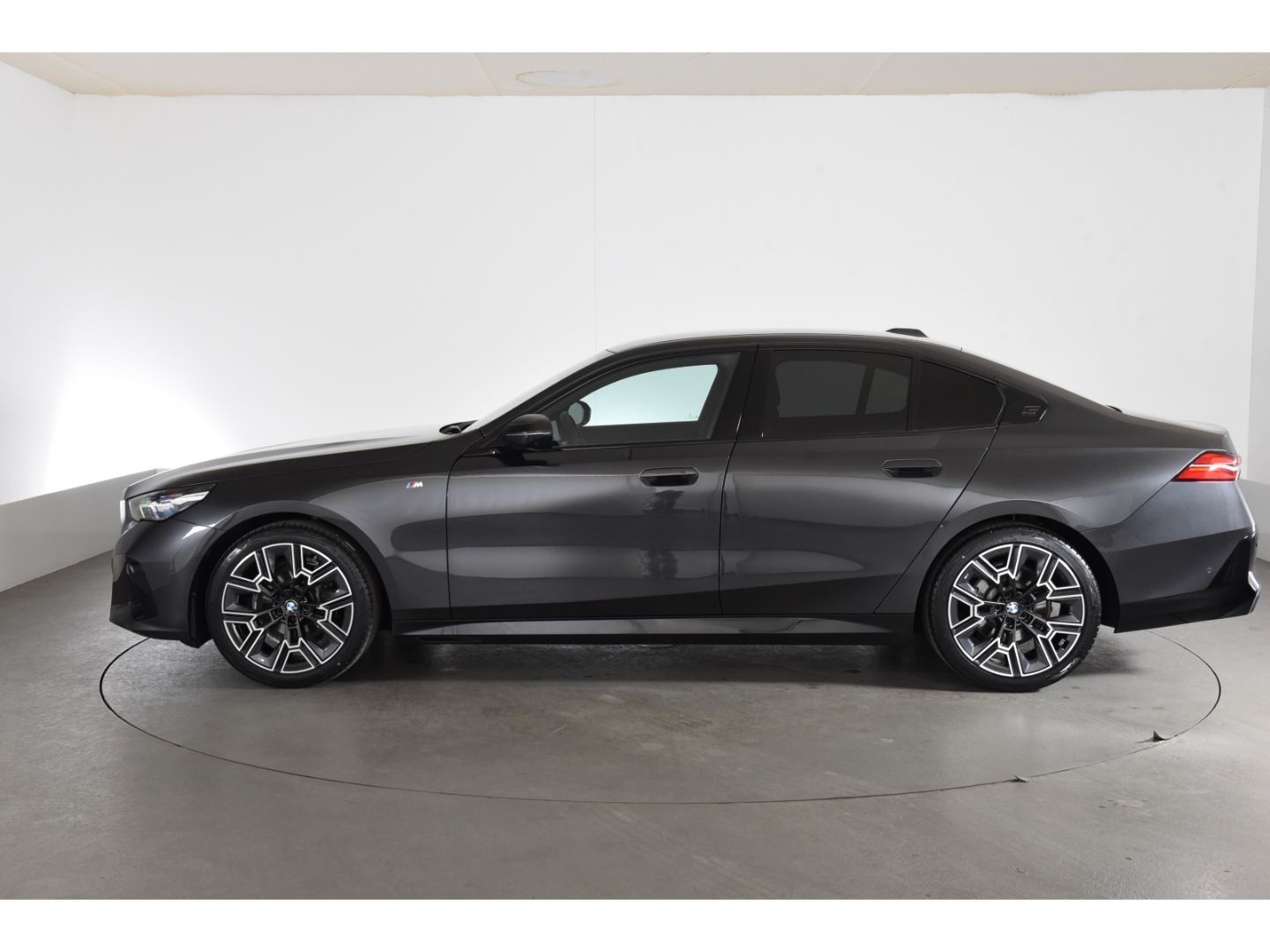 BMW 520 d Limousine M Sport Shadow Line Anhängerkupp foto 2