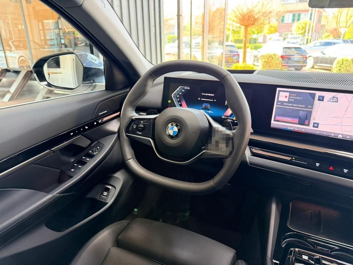 BMW 520 d LED HUD Gestik 360* H&K foto 12