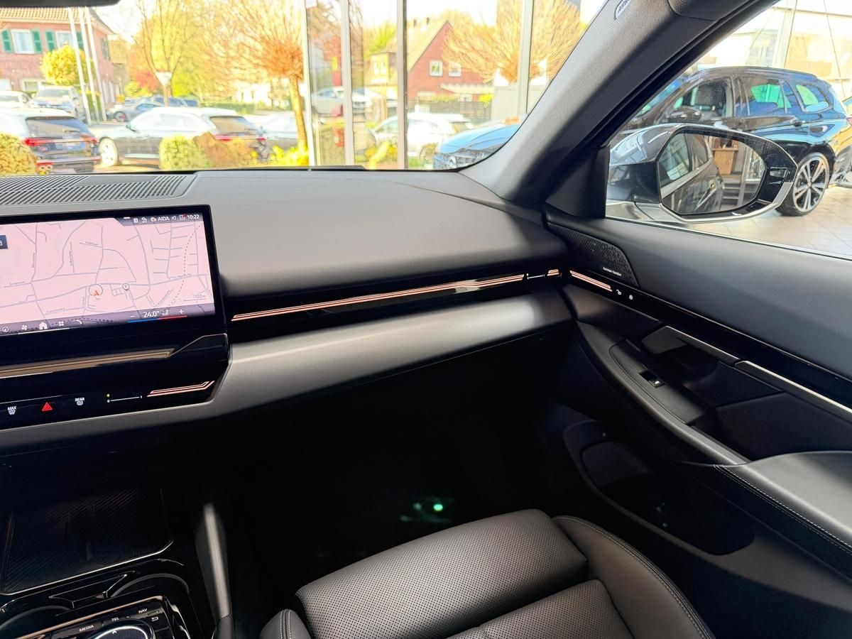 BMW 520 d LED HUD Gestik 360* H&K foto 13