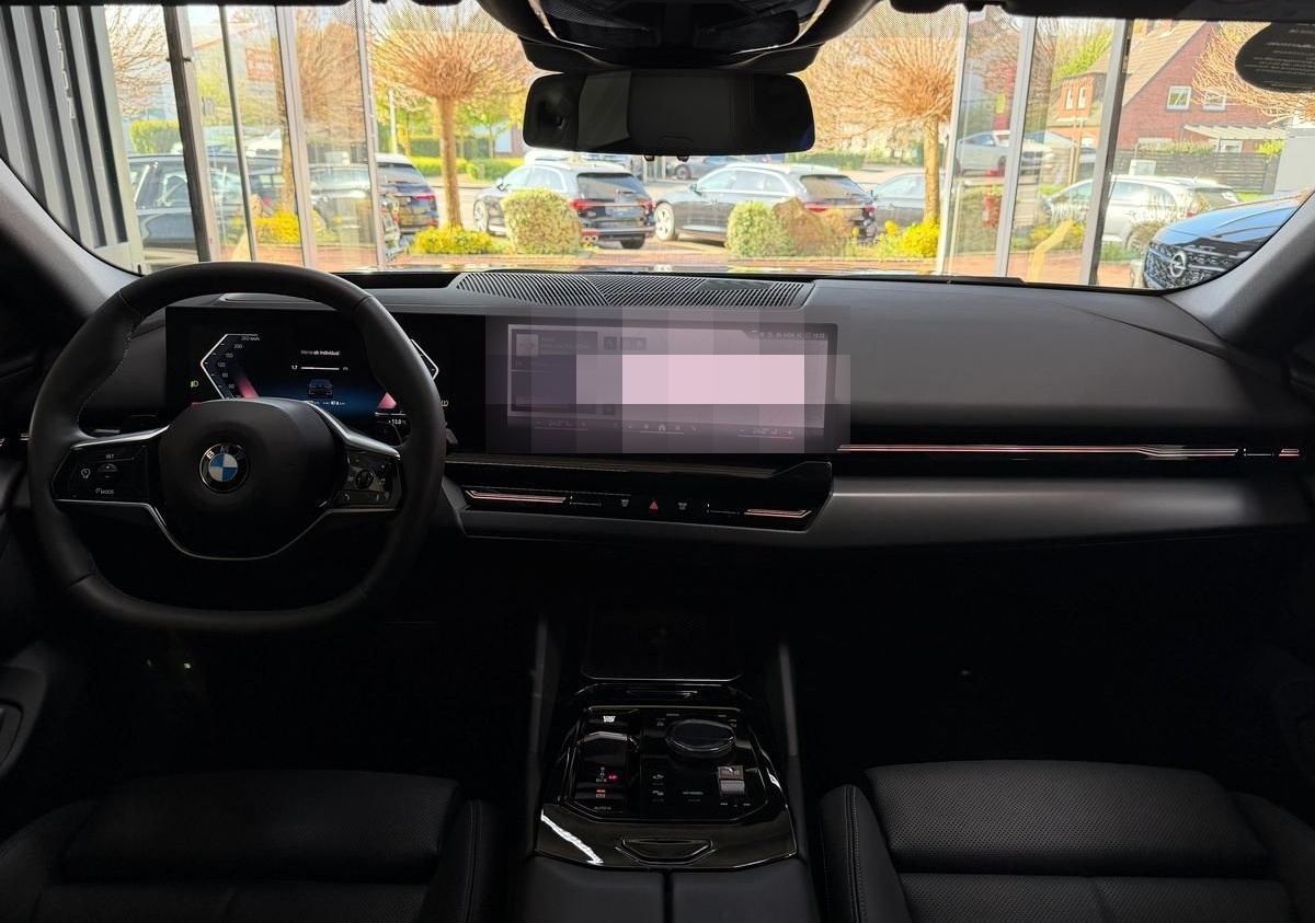 BMW 520 d LED HUD Gestik 360* H&K foto 15
