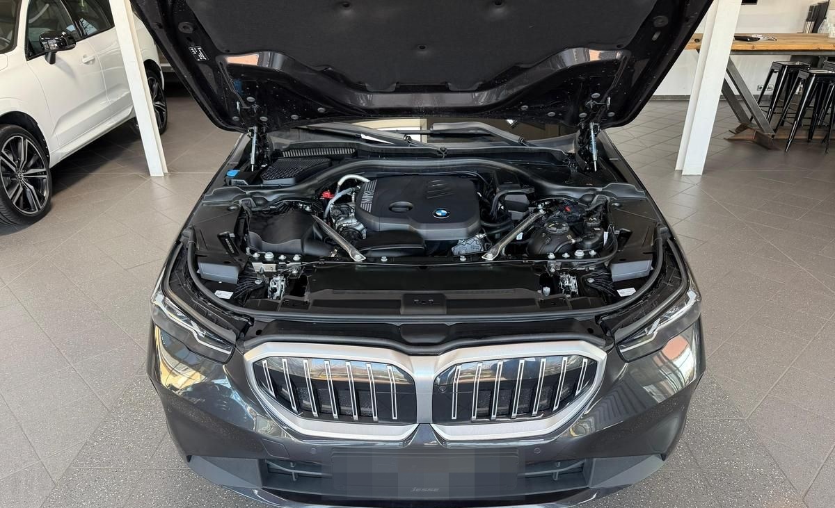 BMW 520 d LED HUD Gestik 360* H&K foto 16