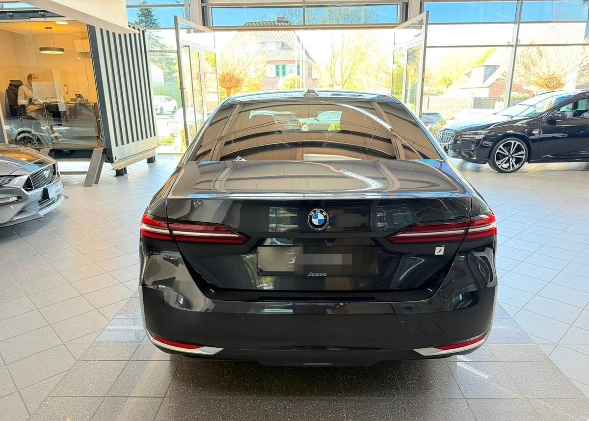 BMW 520 d LED HUD Gestik 360* H&K foto 6