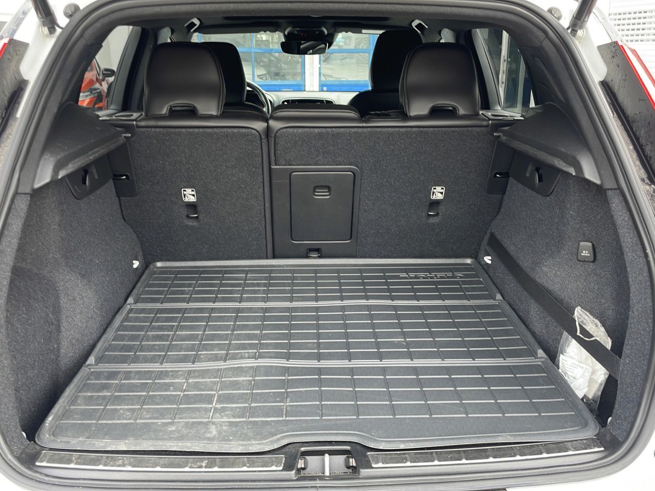 Volvo XC 40 R Design AWD Bluetooth Navi LED Vollleder foto 14