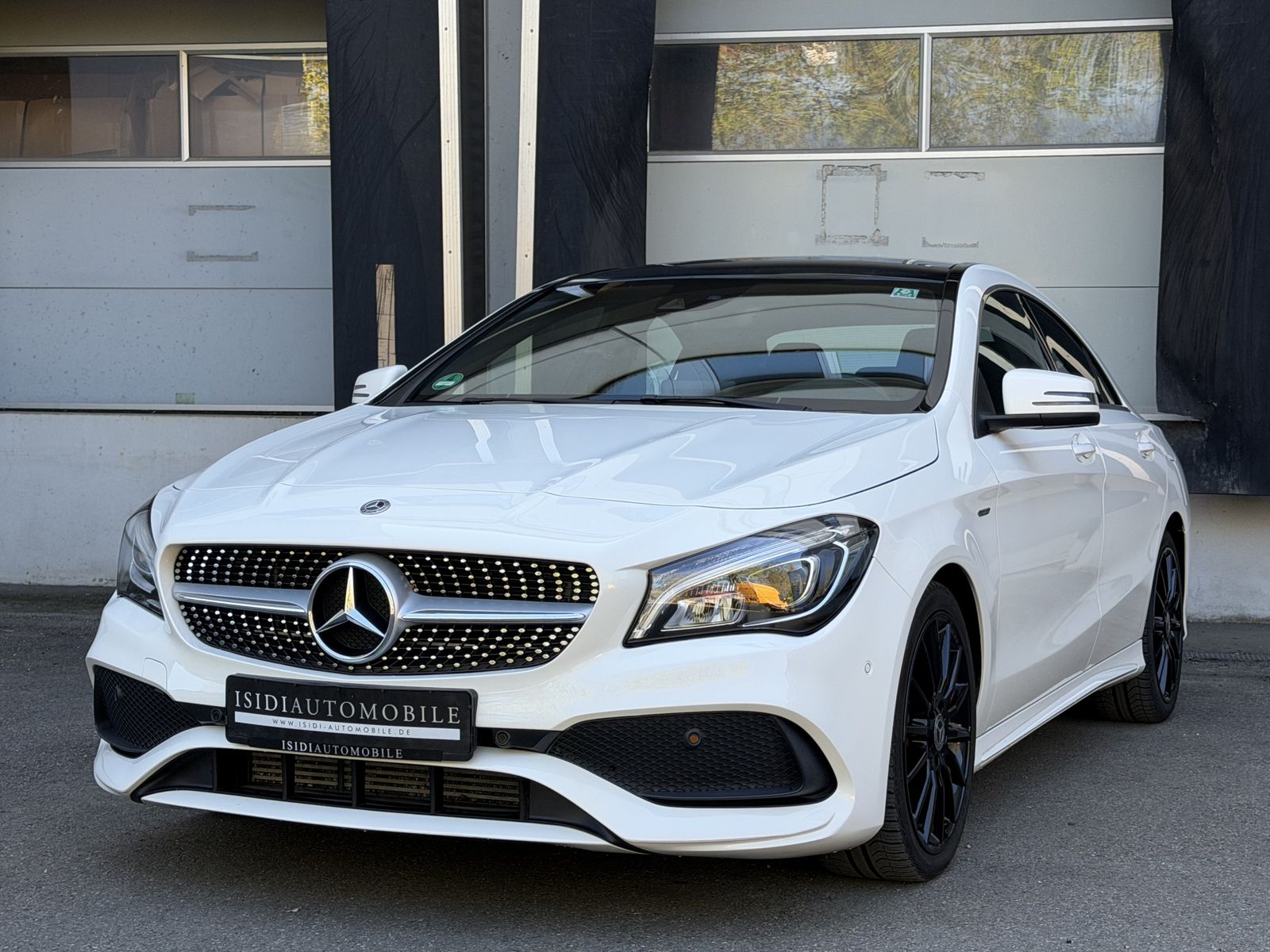 Mercedes-Benz CLA 200 Coupe AMG Edition LED Navi Pano RüKamera