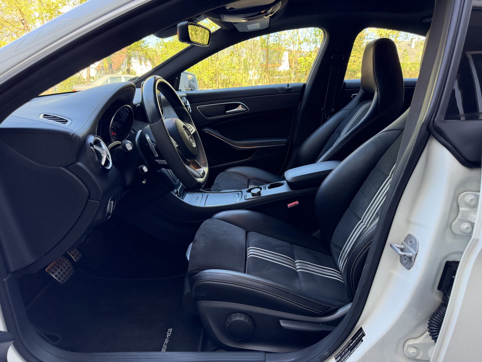 Mercedes-Benz CLA 200 Coupe AMG Edition LED Navi Pano RüKamera foto 13