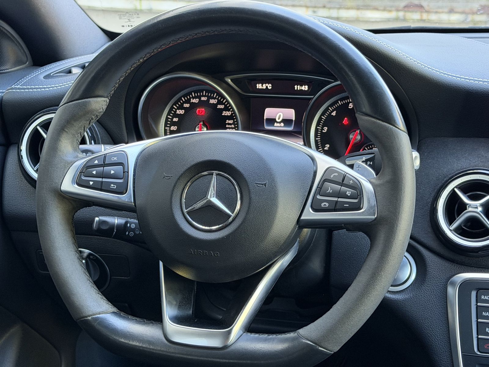 Mercedes-Benz CLA 200 Coupe AMG Edition LED Navi Pano RüKamera foto 18