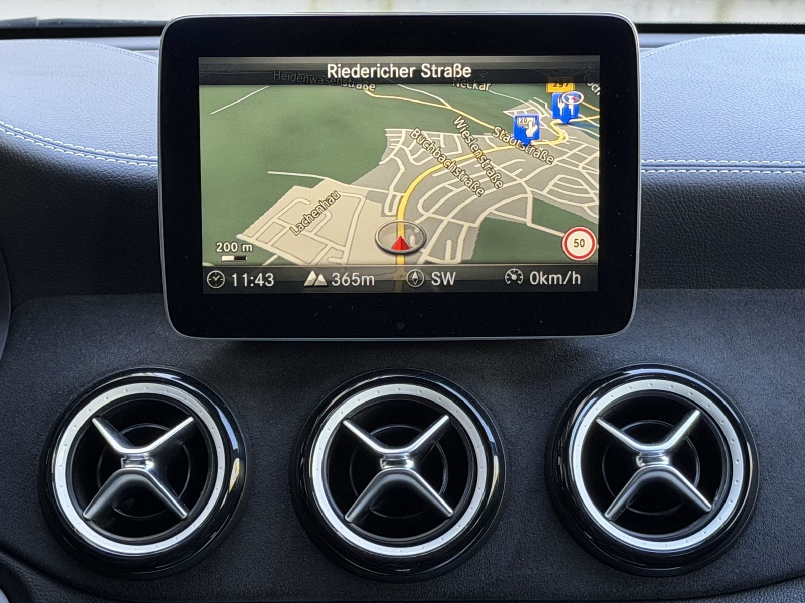 Mercedes-Benz CLA 200 Coupe AMG Edition LED Navi Pano RüKamera foto 20