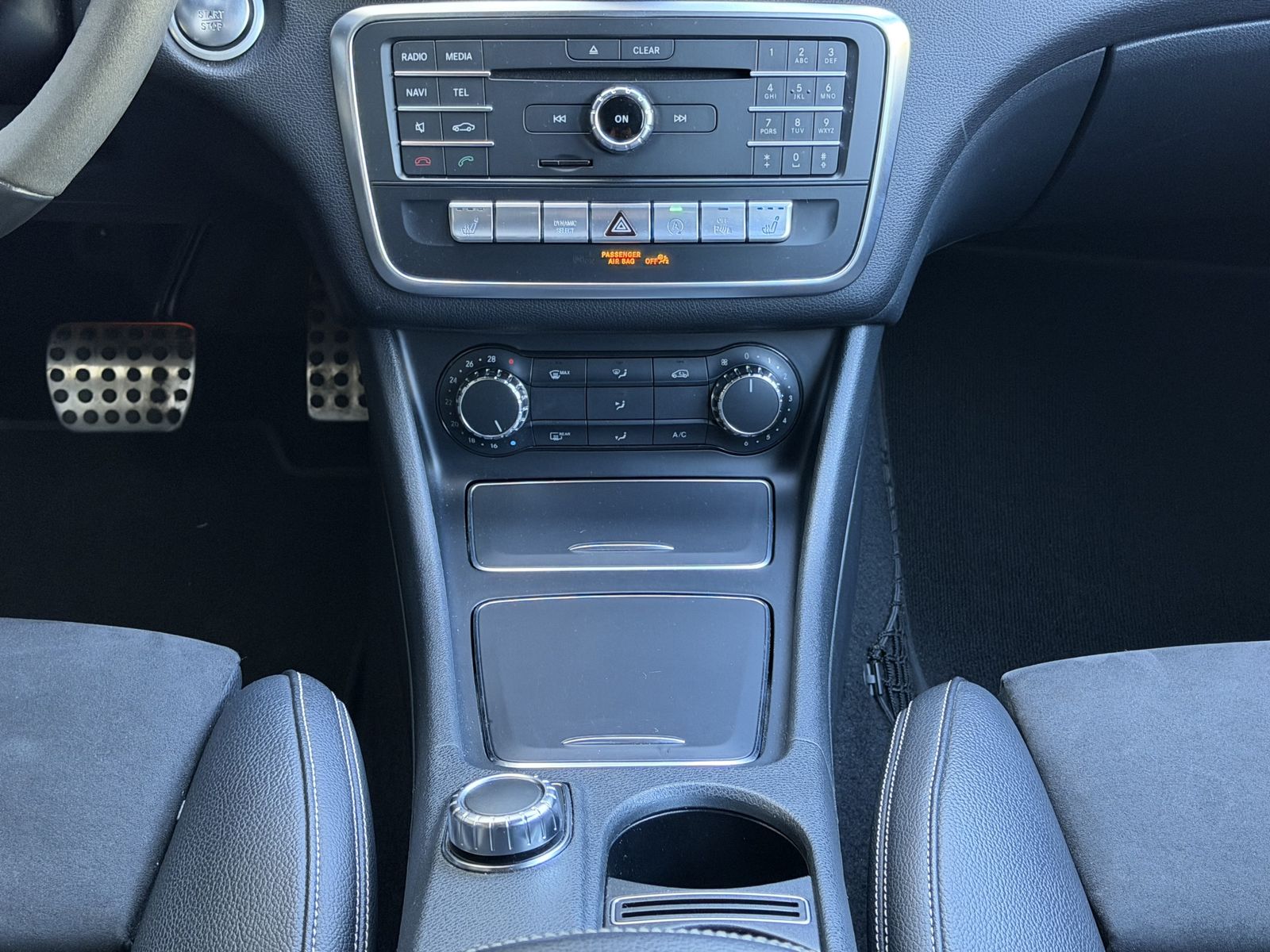 Mercedes-Benz CLA 200 Coupe AMG Edition LED Navi Pano RüKamera foto 22