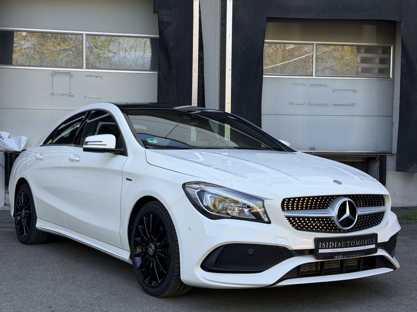 Mercedes-Benz CLA 200 Coupe AMG Edition LED Navi Pano RüKamera foto 9