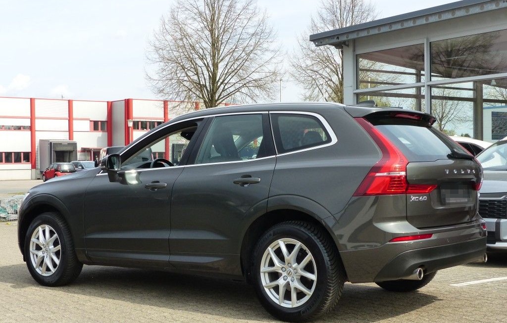 Volvo XC60 Momentum Pro 2WD Leder+AHK+LED+Cam+Sound foto 2