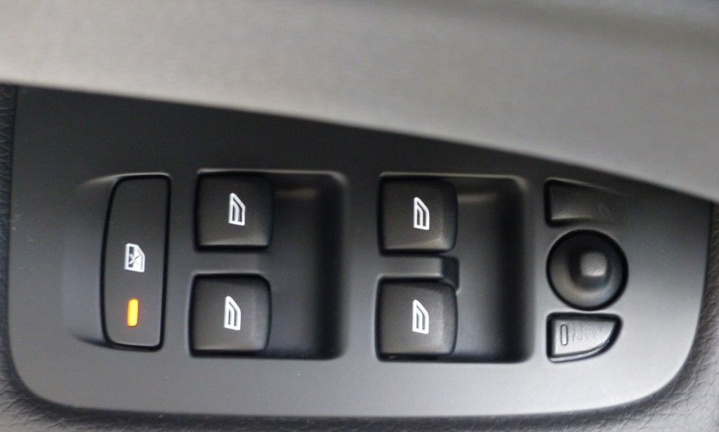 Volvo XC60 Momentum Pro 2WD Leder+AHK+LED+Cam+Sound foto 11