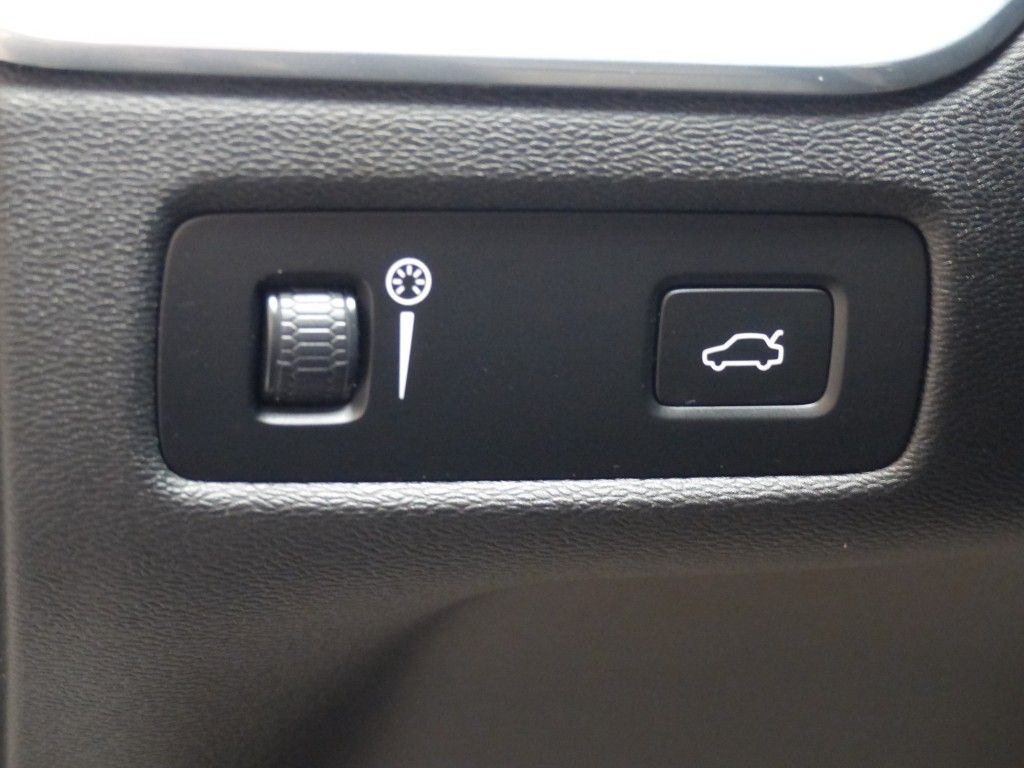 Volvo XC60 Momentum Pro 2WD Leder+AHK+LED+Cam+Sound foto 12