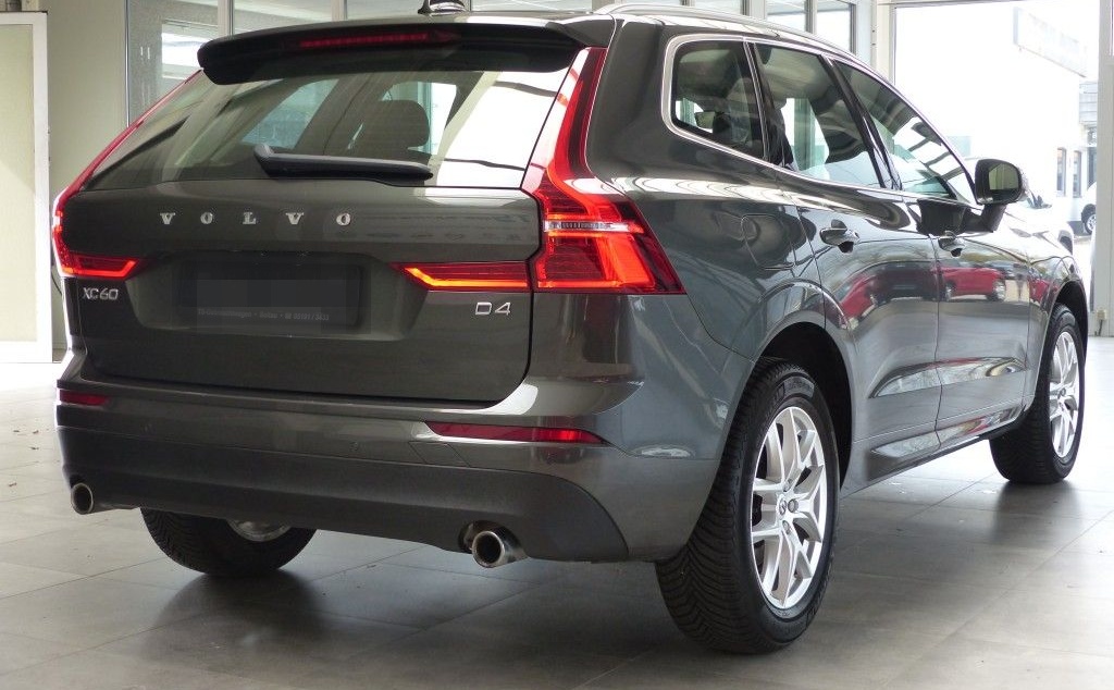Volvo XC60 Momentum Pro 2WD Leder+AHK+LED+Cam+Sound foto 4