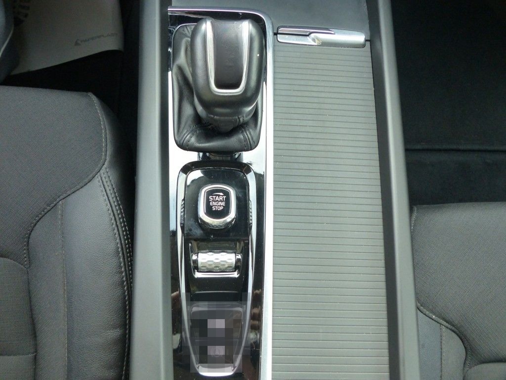 Volvo XC60 Momentum Pro 2WD Navi+LED+Harman+Totw+PDC foto 14