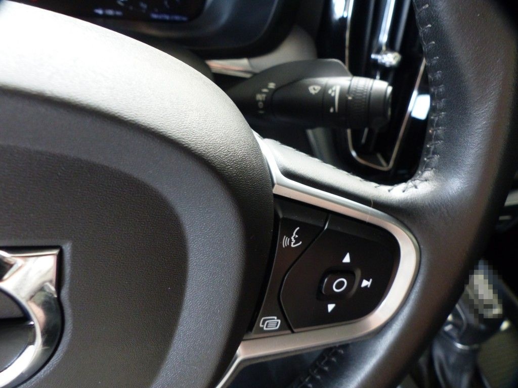 Volvo XC60 Momentum Pro 2WD Navi+LED+Harman+Totw+PDC foto 17